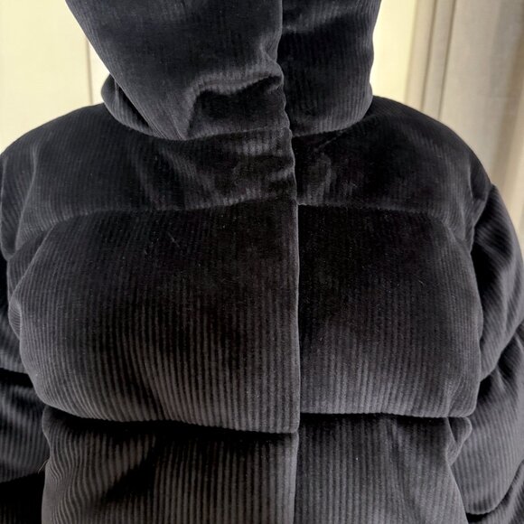 ALO Ribbed Velour Gold Rush Puffer Jacket - Black - Medium - Picture 7 of 13